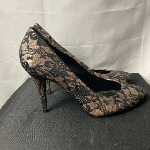 GIANNI BINI WO SIZE 8.5 BLACK FLORAL LACE PUMP SHOE 4” HEEL LEATHER SOLE… - Picture 7 of 13
